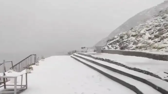 Uttarakhand Snowfall: Fresh Snow Covers Chamoli’s Satopanth Route Near Badrinath