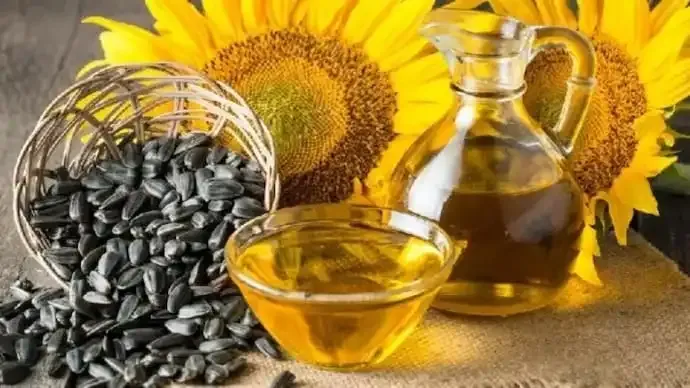 Govt Cuts Edible Oil Import Duties Amid Rising Cooking Oil Prices