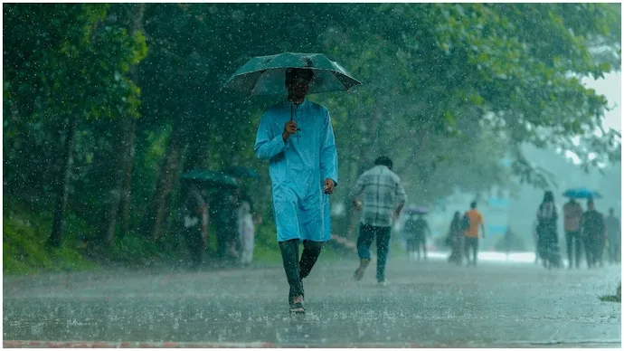 Heavy rain and monsoon weather conditions in India during monsoon withdrawal