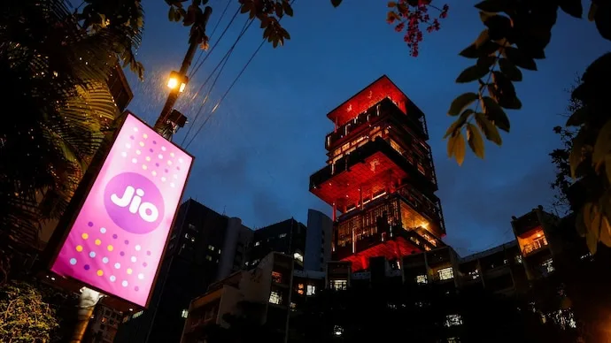 Jio Platforms IPO attracts over 1 crore applications as subscription crosses seven times on the third bidding day.